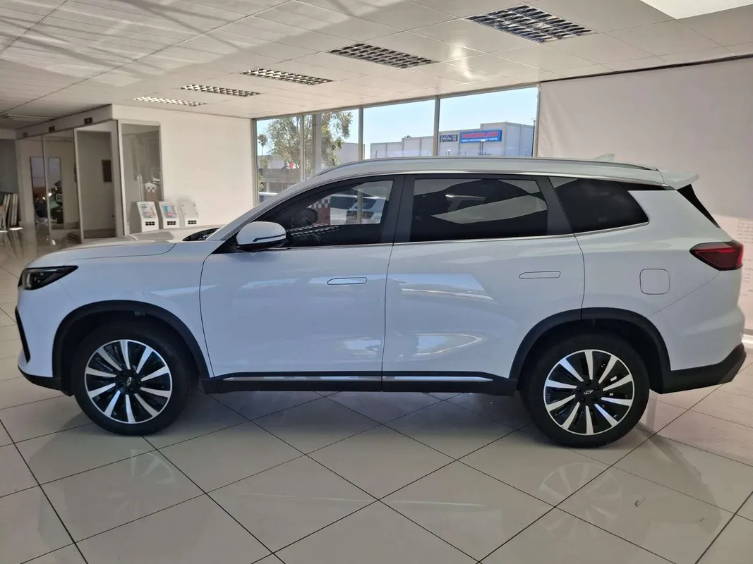 Chery Tiggo 8 1.5T CSH Apex DHT (PHEV) - Image 4