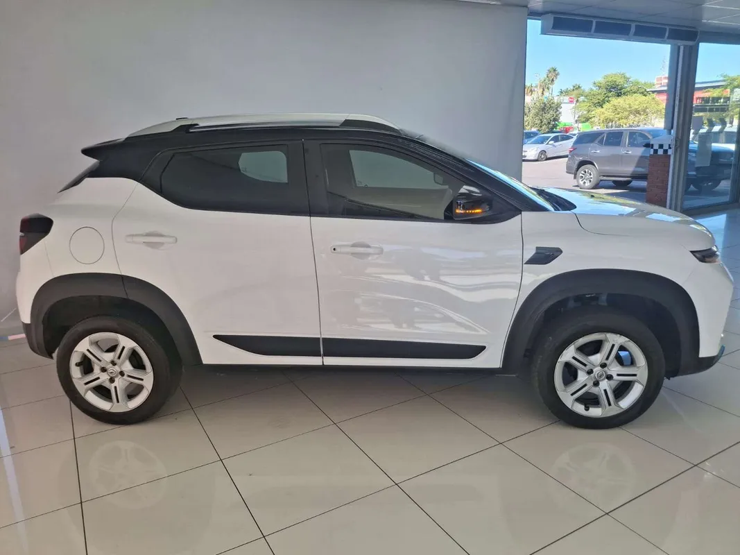 Renault Kiger 1.0T Zen - Image 2