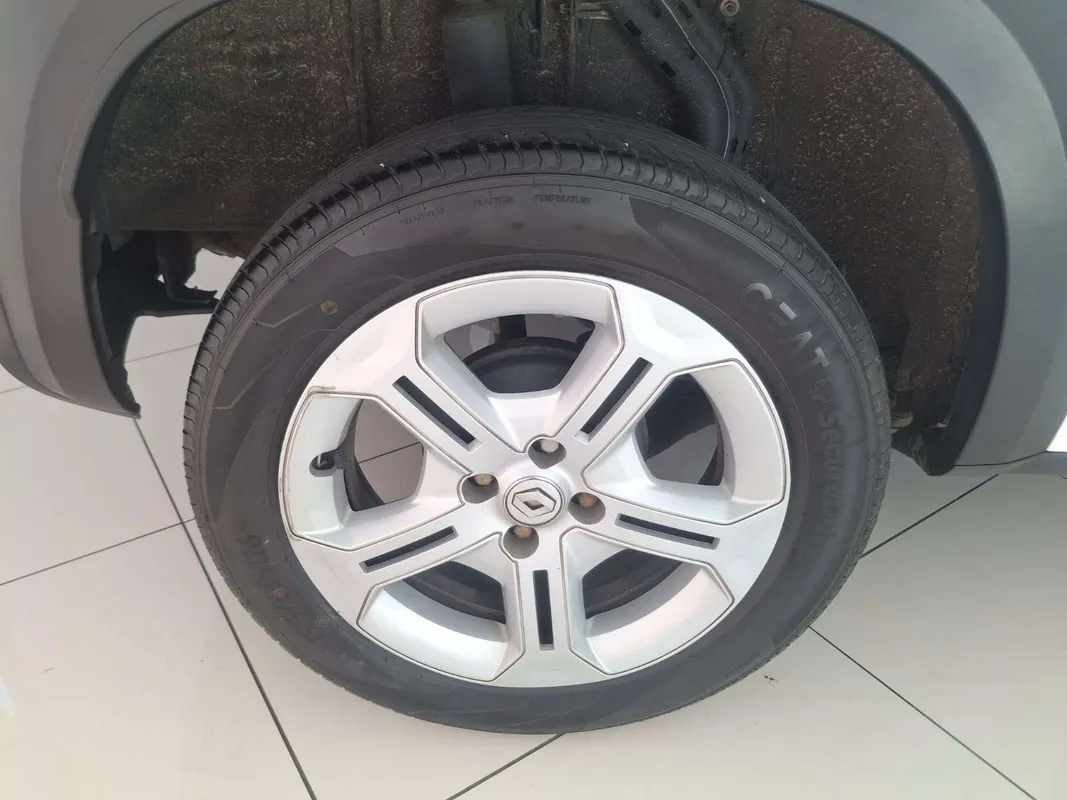 Renault Kiger 1.0T Zen - Image 6