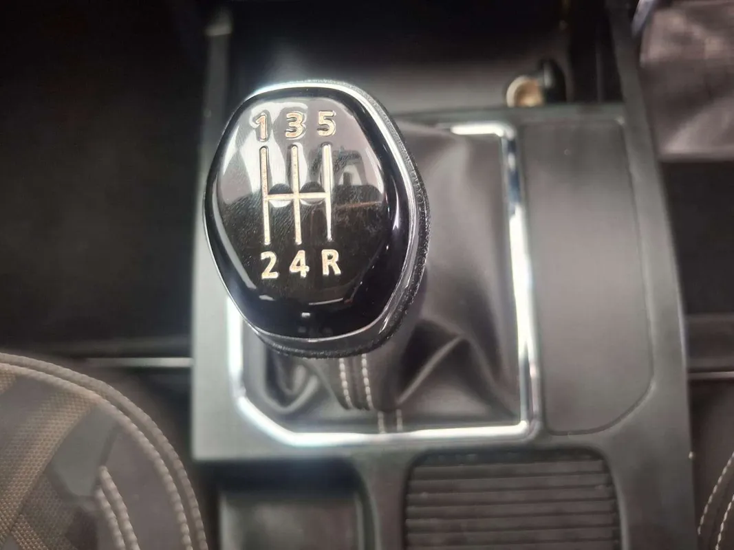 Renault Kiger 1.0T Zen - Image 7