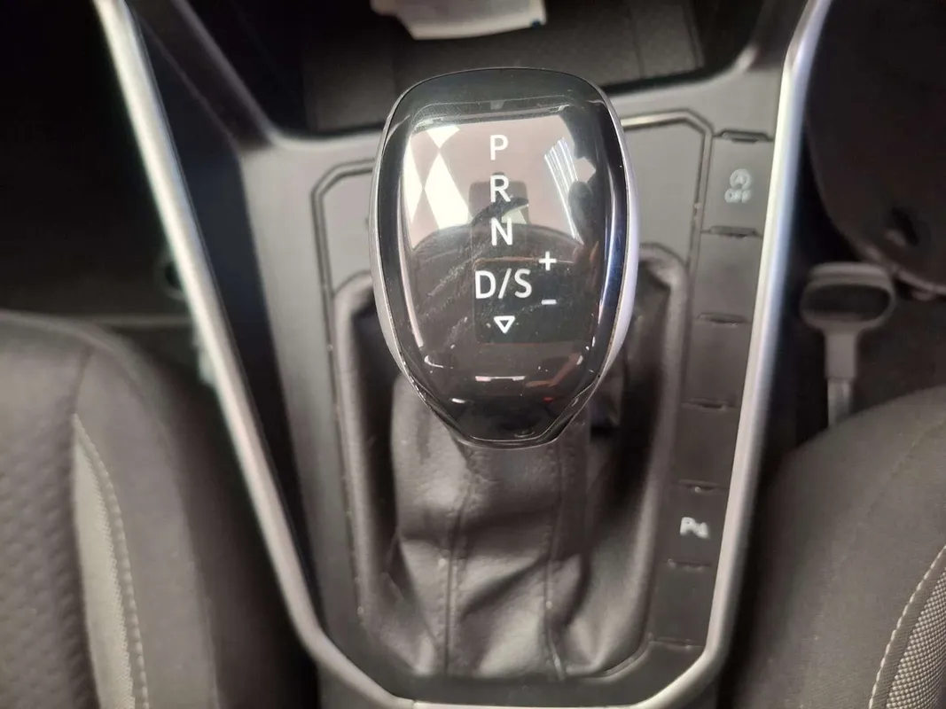 Volkswagen Polo 1.0 TSI Life DSG - Image 10