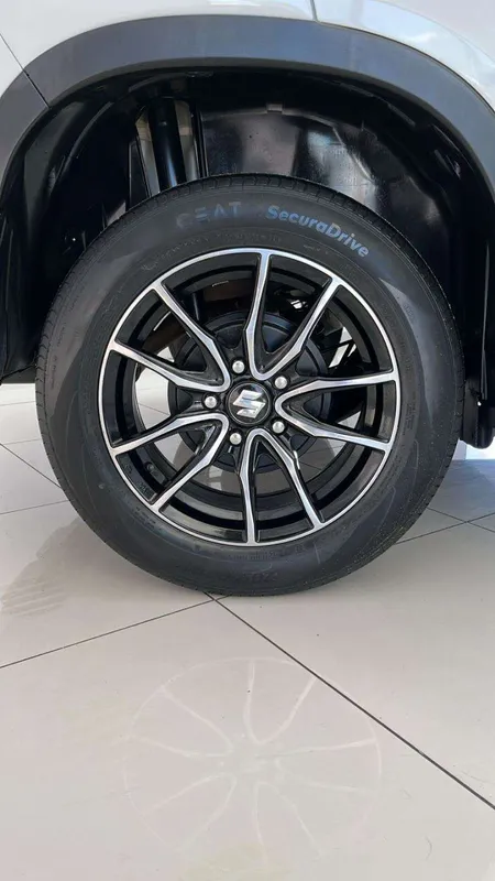 Suzuki Vitara Brezza 1.5 GL S-Edition - Image 7