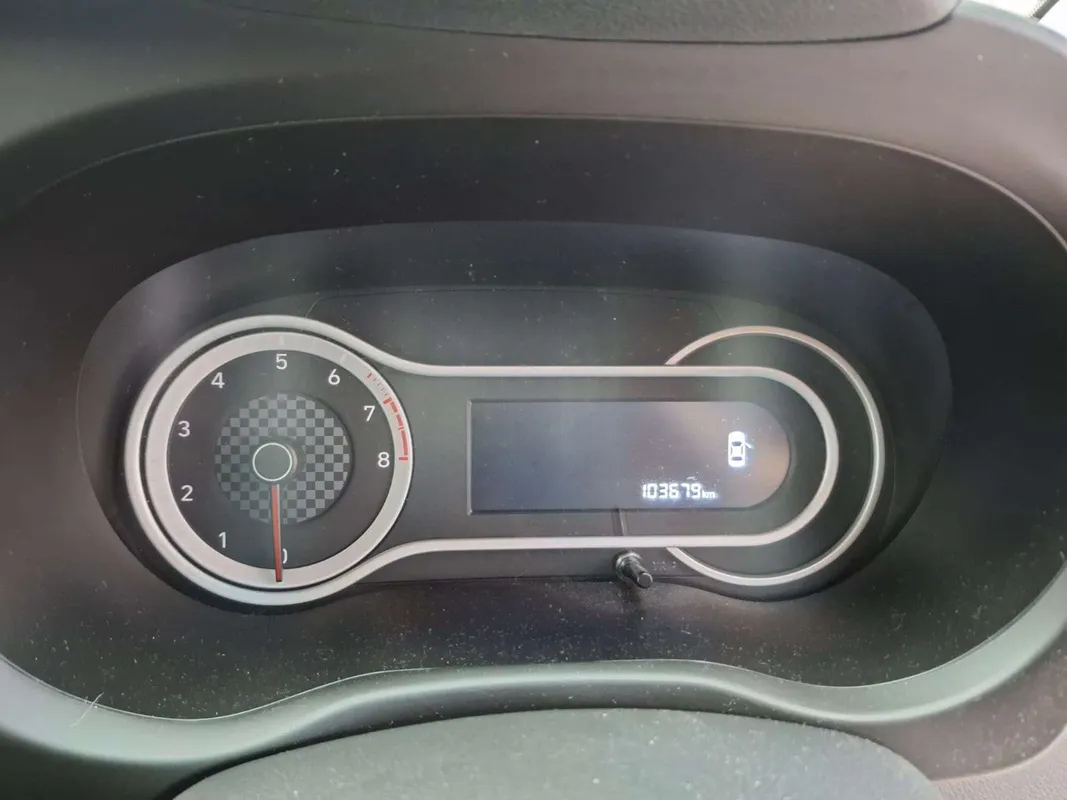 Hyundai Grand i10 1.0 Fluid - Image 11