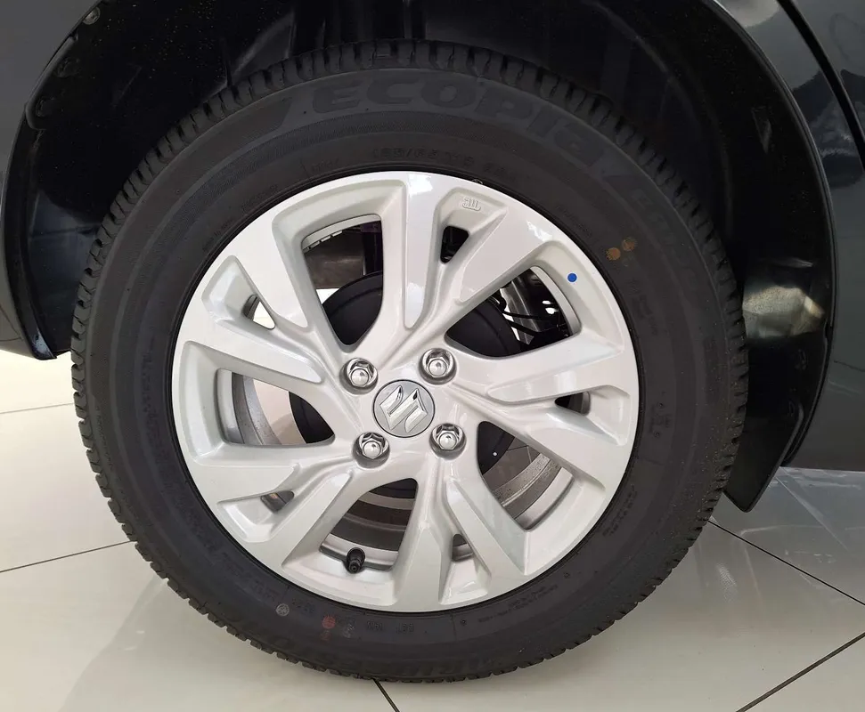 Suzuki Swift 1.2 GL+ MT - Image 7
