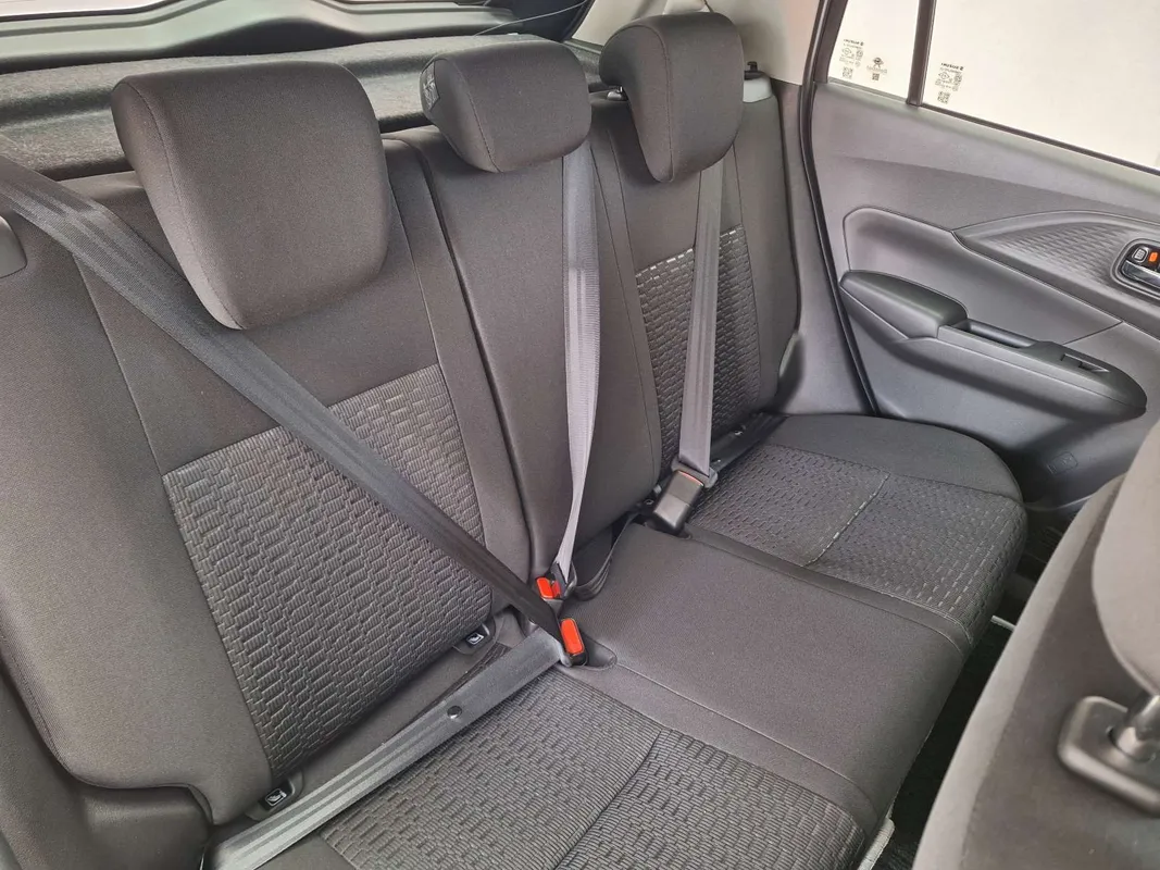 Suzuki Swift 1.2 GL+ MT - Image 8