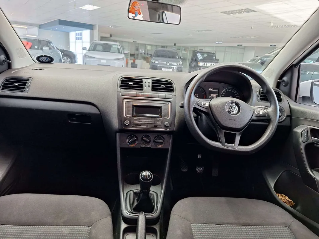 Volkswagen Polo Vivo hatch 1.4 Comfortline - Image 11