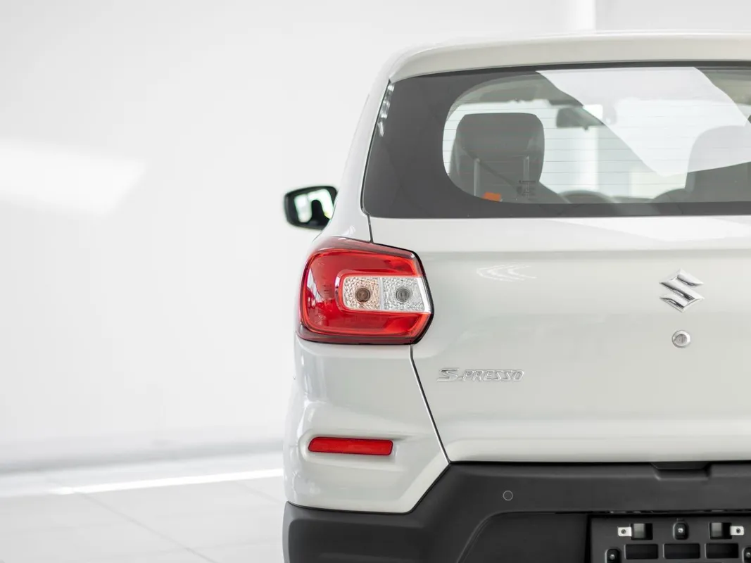Suzuki S-Presso 1.0 GL MT - Image 11