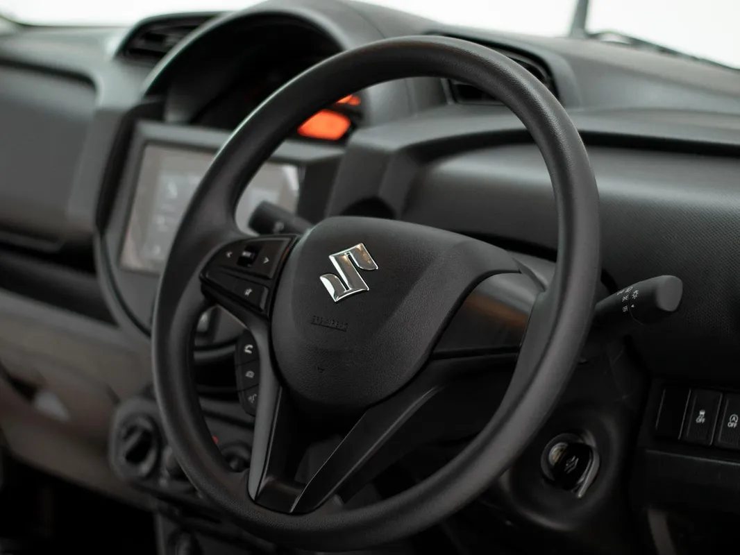 Suzuki S-Presso 1.0 GL MT - Image 2