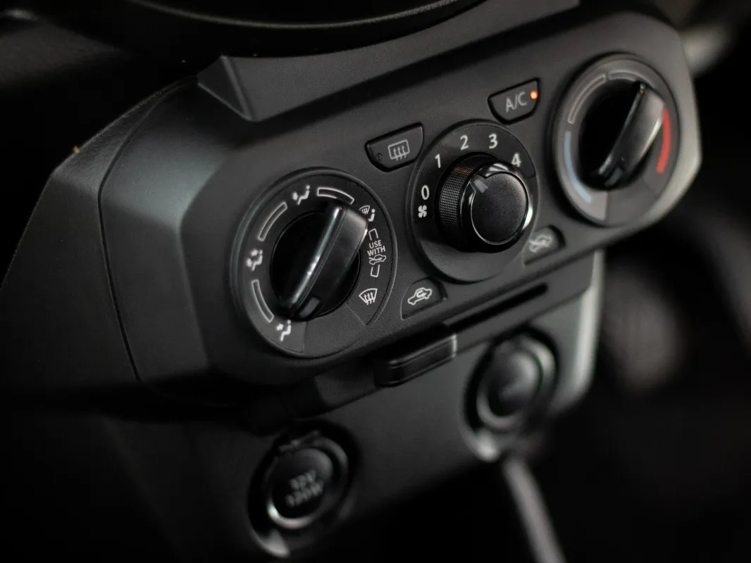 Suzuki S-Presso 1.0 GL MT - Image 5