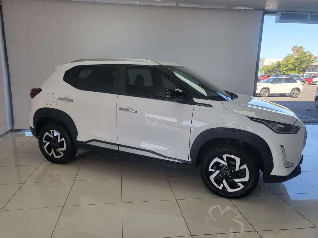Nissan Magnite 1.0T Acenta CVT - Image 2