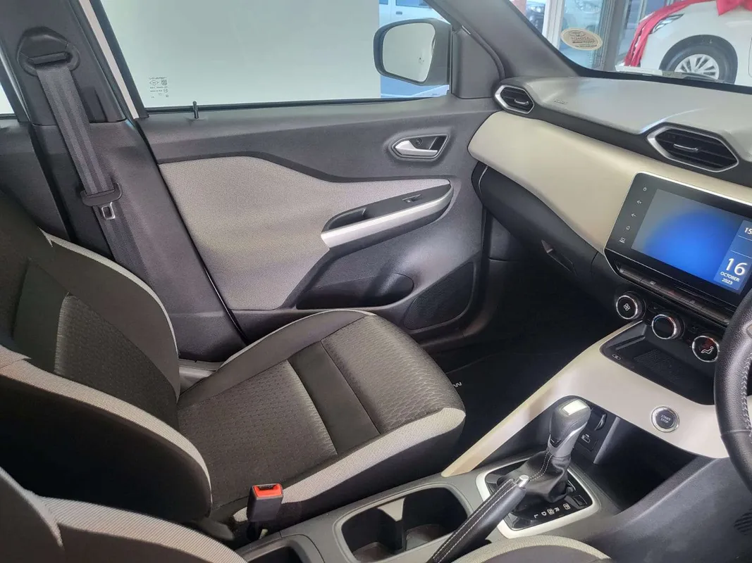 Nissan Magnite 1.0T Acenta CVT - Image 9