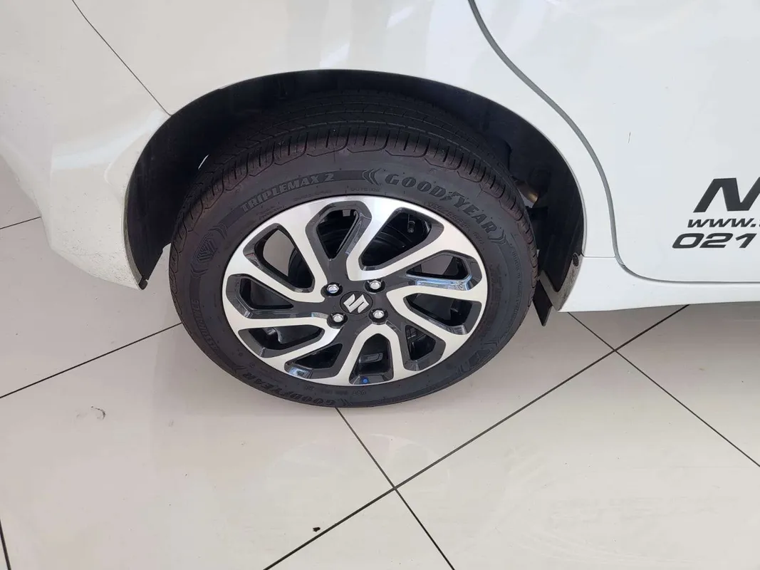 Suzuki Baleno 1.5 GLX MT - Image 7