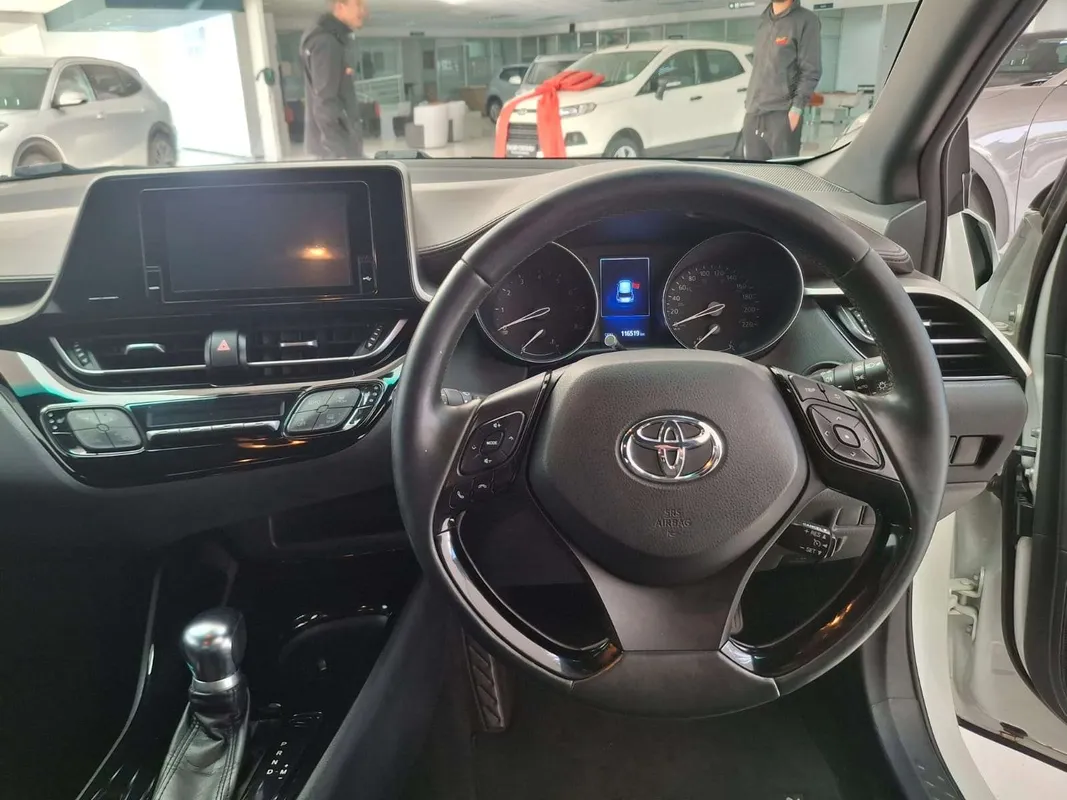 Toyota C-HR 1.2T Luxury CVT - Image 15
