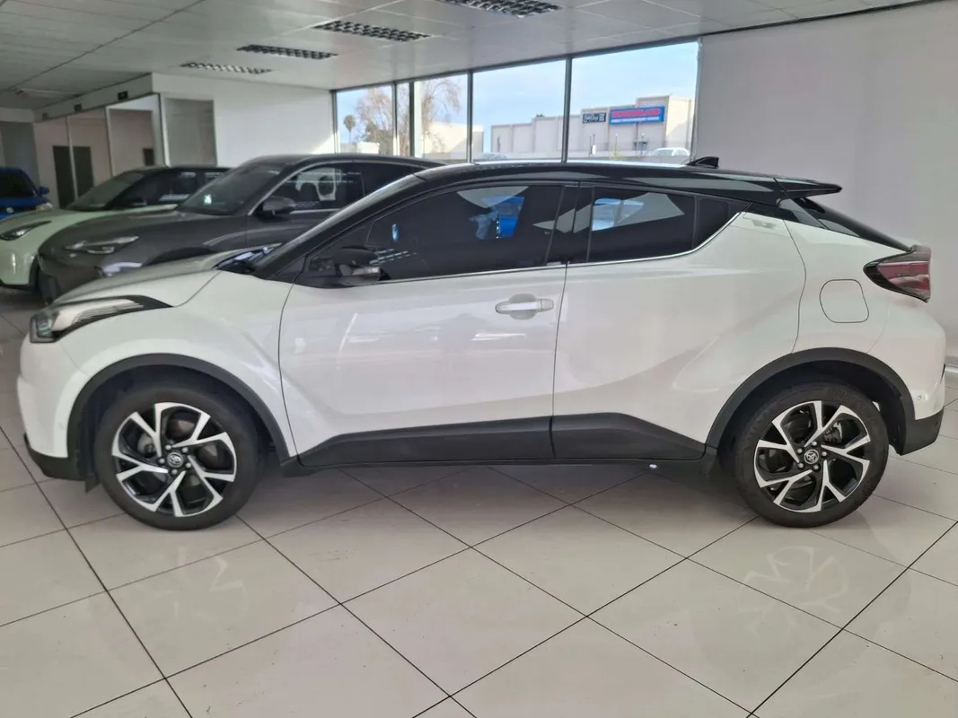 Toyota C-HR 1.2T Luxury CVT - Image 4