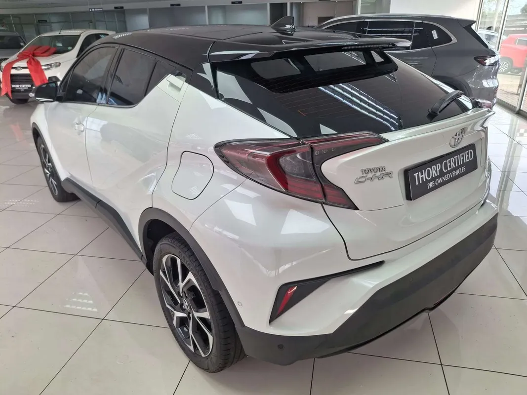 Toyota C-HR 1.2T Luxury CVT - Image 8