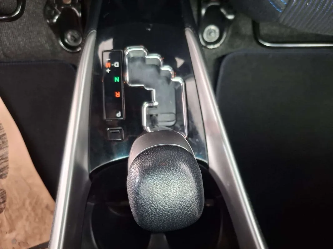 Toyota Yaris 1.5 Xs auto - Image 15