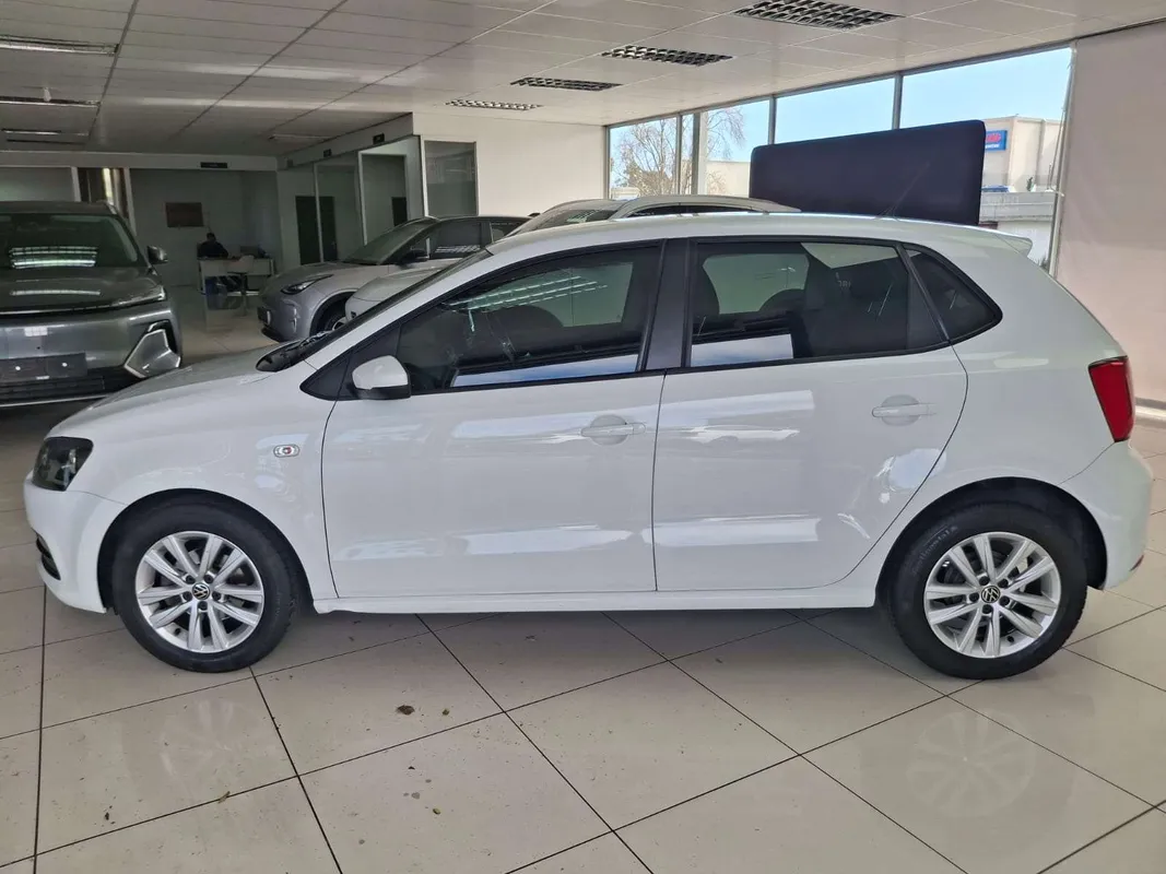 Volkswagen Polo Vivo hatch 1.4 Comfortline - Image 4